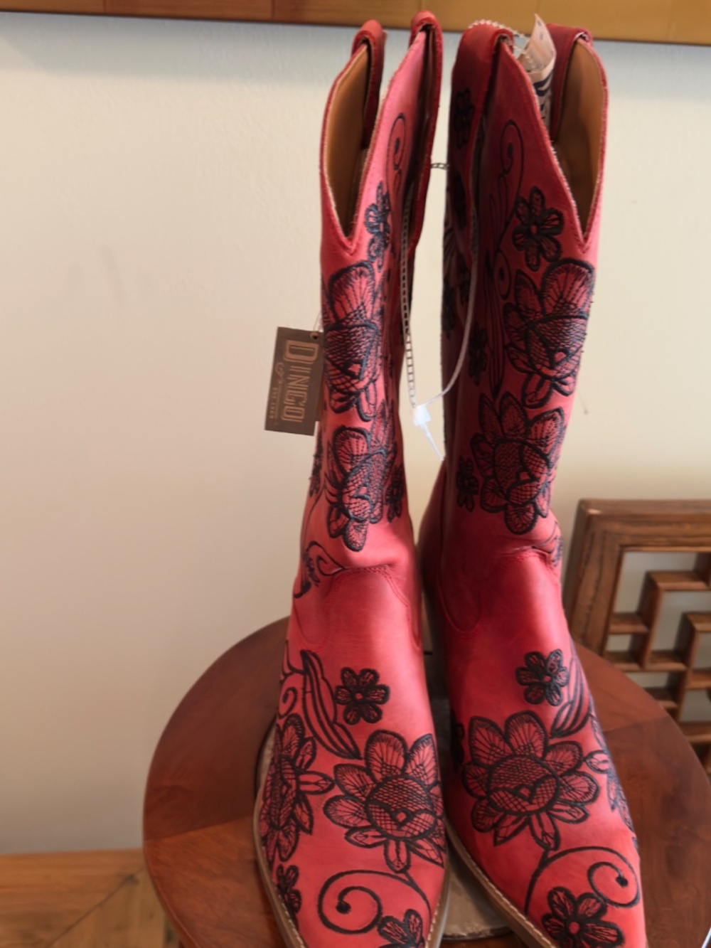 Brand new Dingo Women's size 9 Red boots - Picture 2 of 5